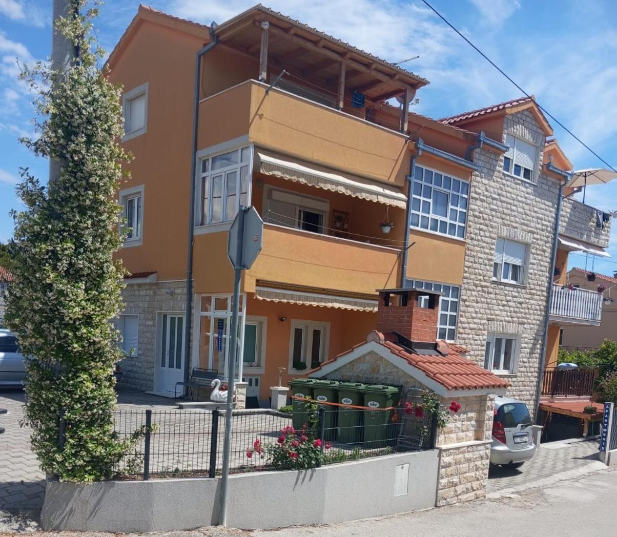 Apartment Radalj Kaštela エクステリア 写真